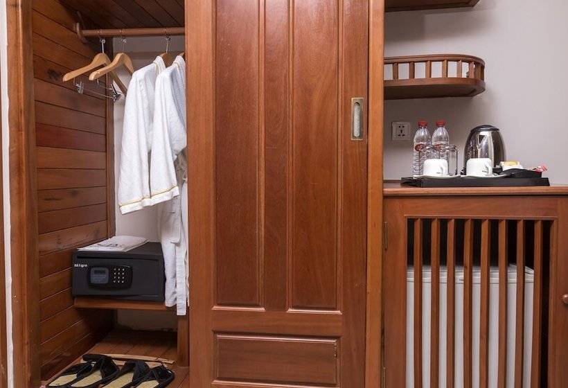 חדר דלוקס יחיד, Dyvith