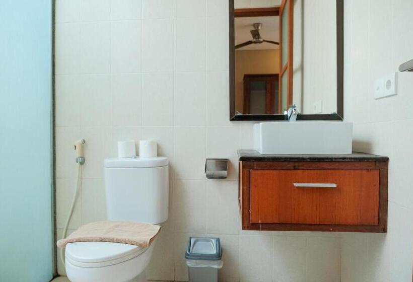 带大床的豪华间, Semarandana Bedrooms And Pool