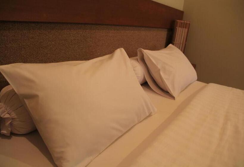 带大床的豪华间, Semarandana Bedrooms And Pool