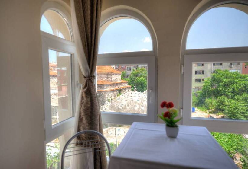 اتاق لوکس با بالکن, Oban Suites Istanbul