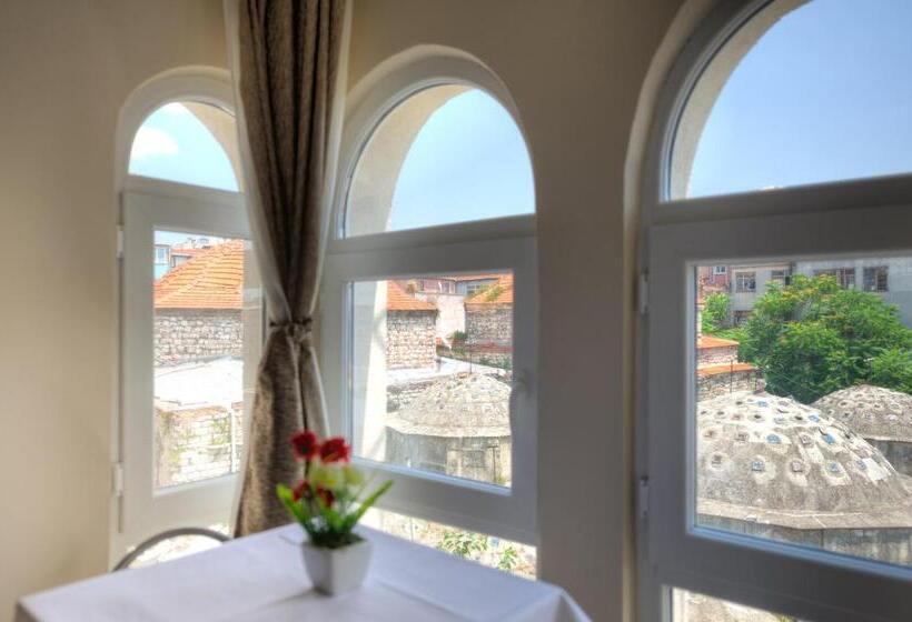 اتاق لوکس با بالکن, Oban Suites Istanbul
