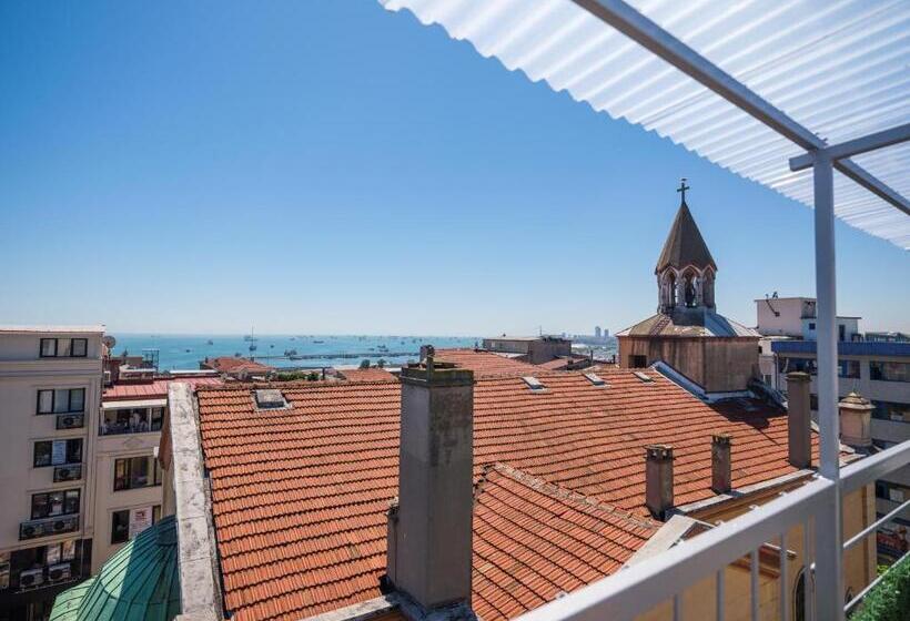 اتاق لوکس با بالکن, Oban Suites Istanbul