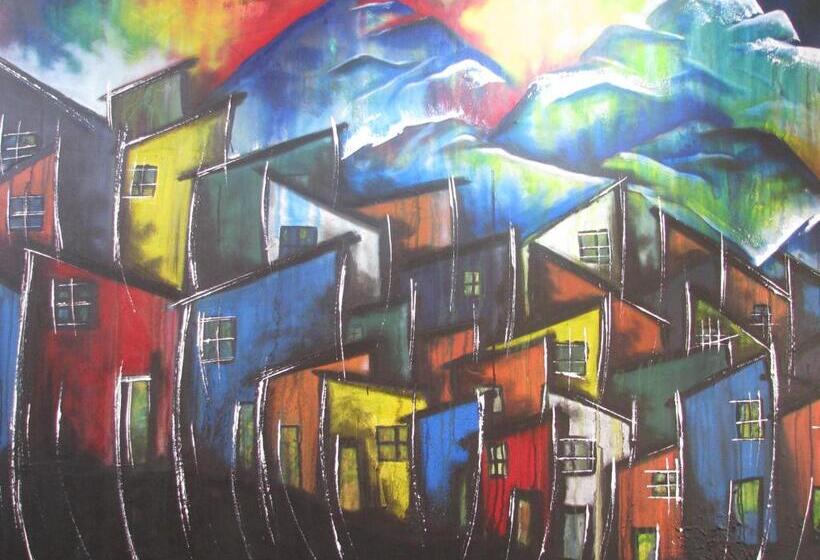 Семейное Студио, The Village In Hatfield