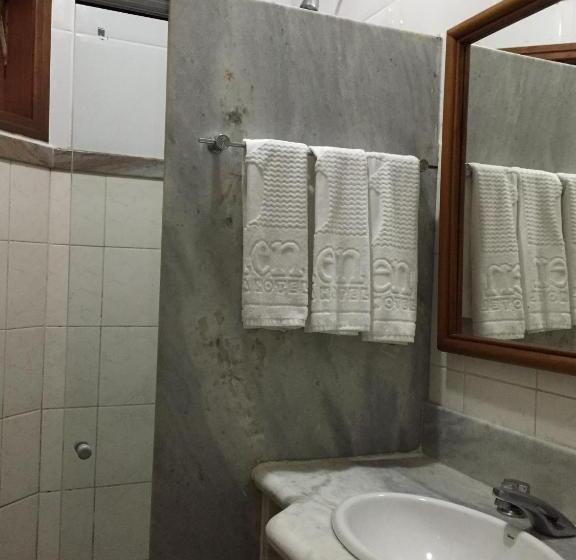 غرفة قياسية, Eden Praia