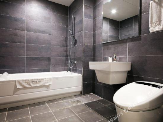 Habitació Triple Deluxe, Incheon Stay