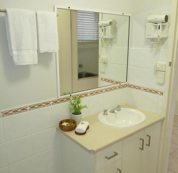 استودیوی استاندارد, Sunseeker Motel