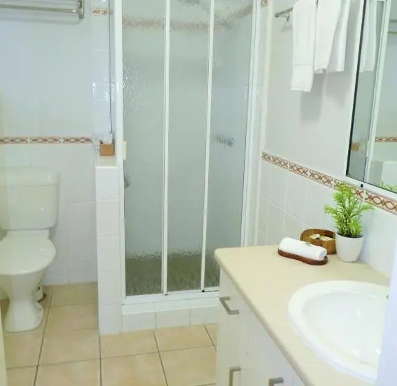 استودیوی استاندارد, Sunseeker Motel