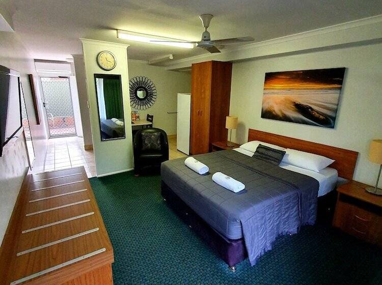 Студия Стандарт, Sunseeker Motel