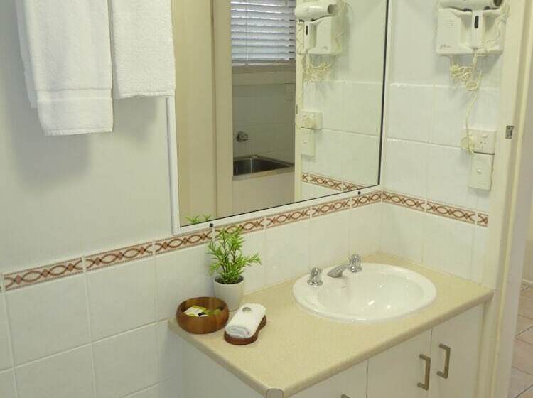 استودیوی استاندارد, Sunseeker Motel