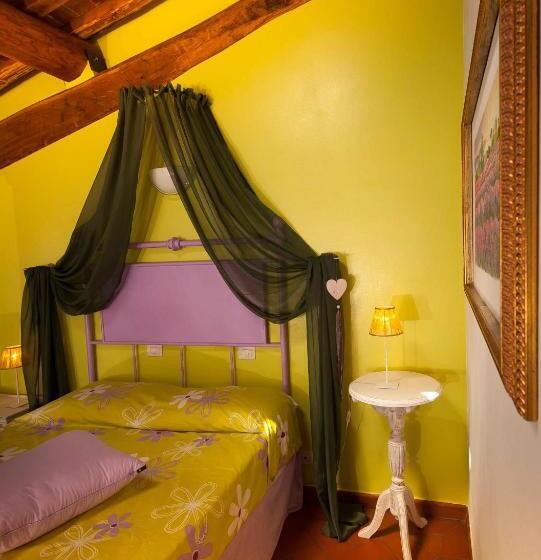 חדר סטנדרט לארבעה, Antico Granaione