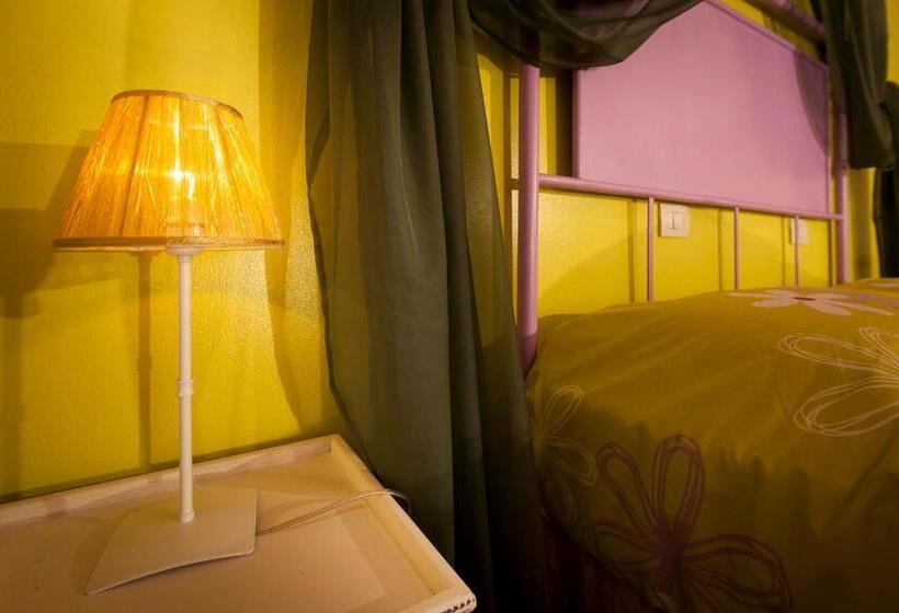 חדר סטנדרט לארבעה, Antico Granaione