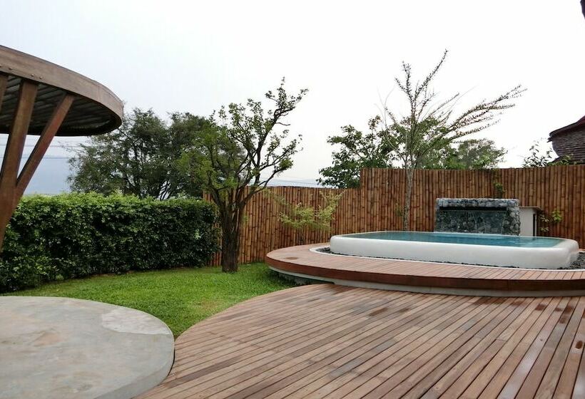 וילה עם חדר שינה אחד ובריכת שחיה, Boribot Pool Resort