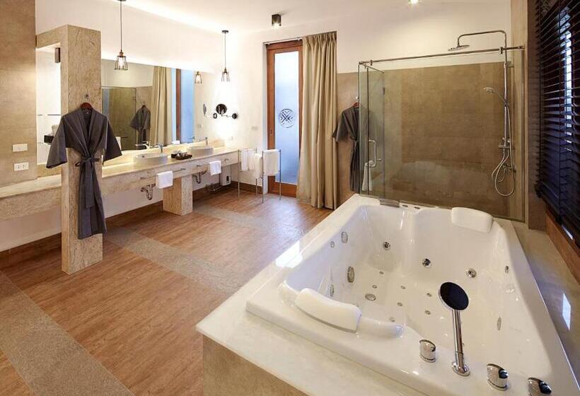 סוויטה אקזקיוטיב, Boribot Pool Resort