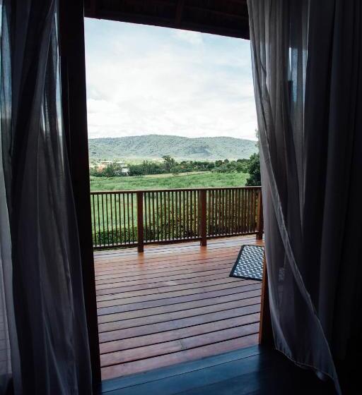 סוויטה אקזקיוטיב, Boribot Pool Resort