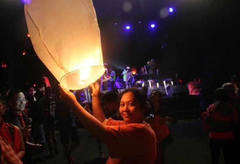 스탠다드 방갈로, Omah Garengpoeng