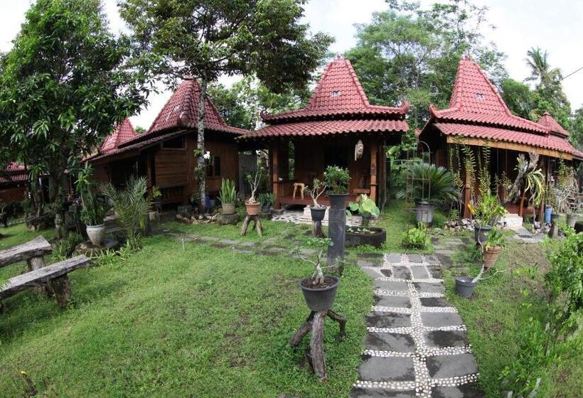 스탠다드 방갈로, Omah Garengpoeng