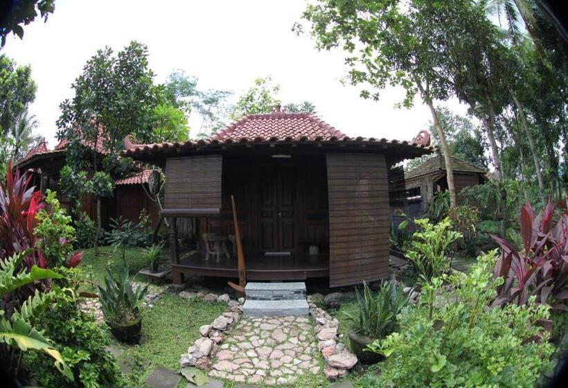 스탠다드 방갈로, Omah Garengpoeng