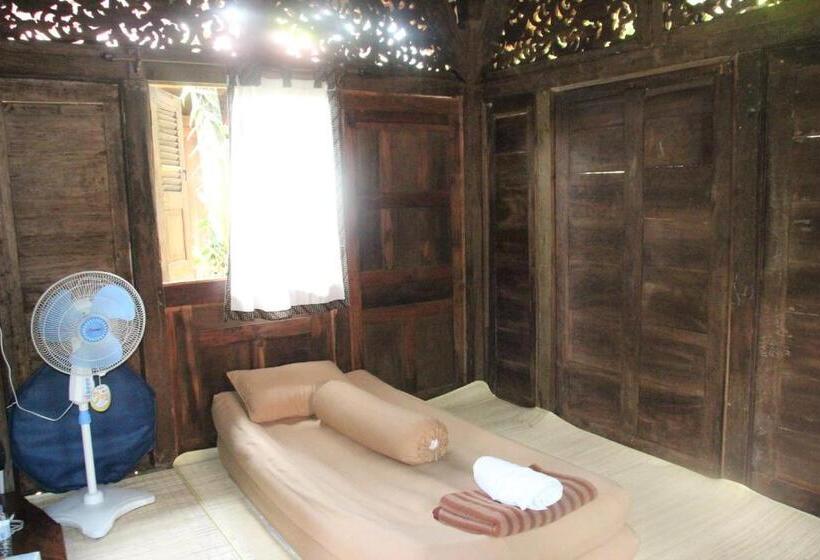 싱글 디럭스 룸, Omah Garengpoeng