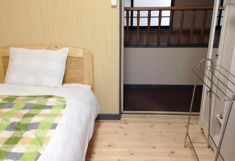 Номер Стандарт с Койками, Minshuku Inn Shirahama Uminoyado