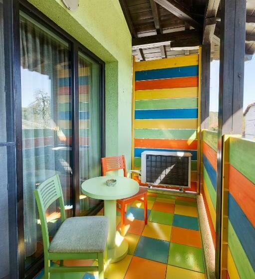 غرفة قياسية, Casa Art