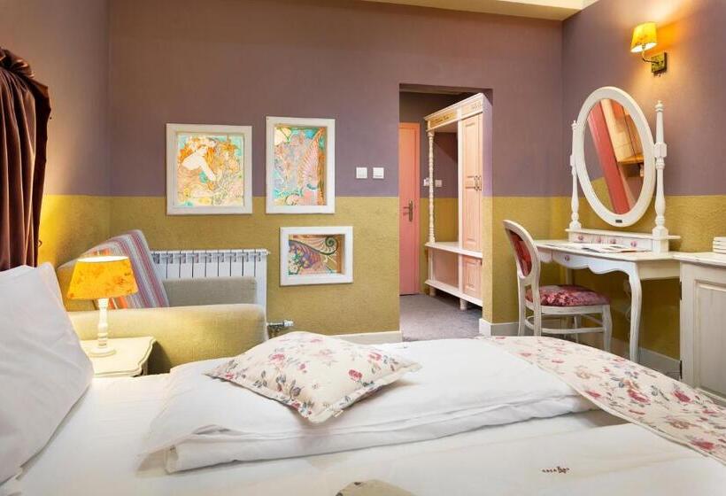 غرفة قياسية, Casa Art