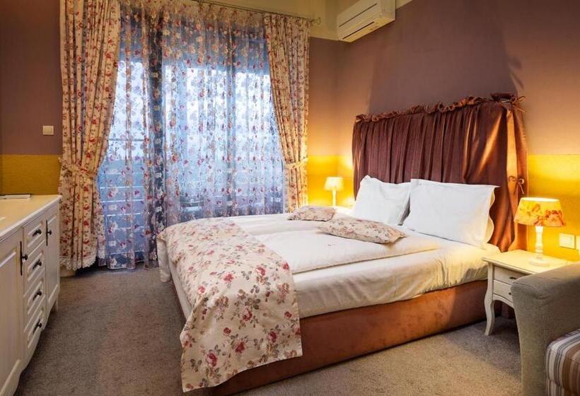 غرفة قياسية, Casa Art