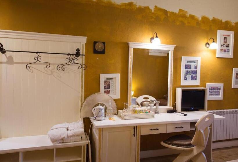 غرفة قياسية, Casa Art