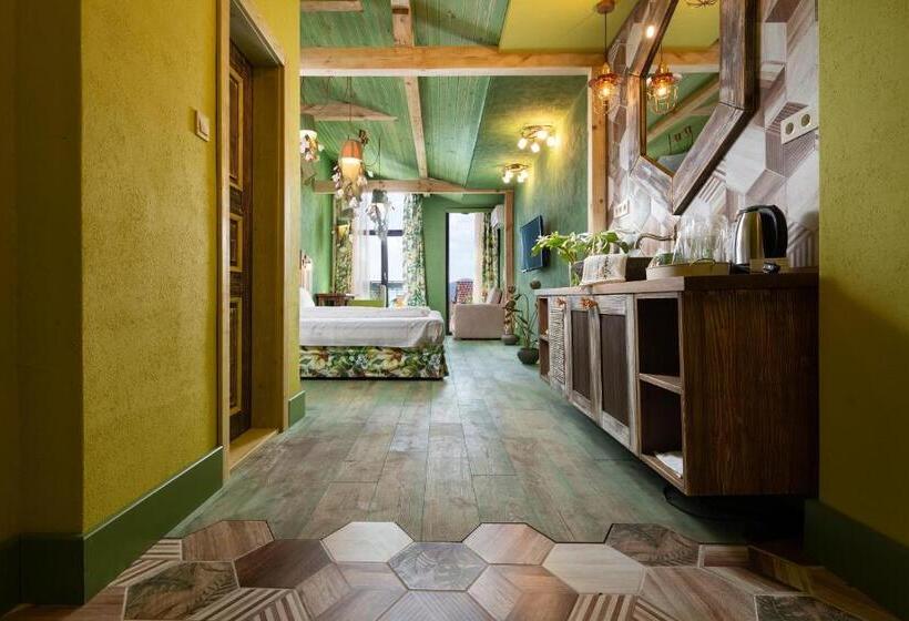 جناح جونيور مزوَّد بتراس, Casa Art