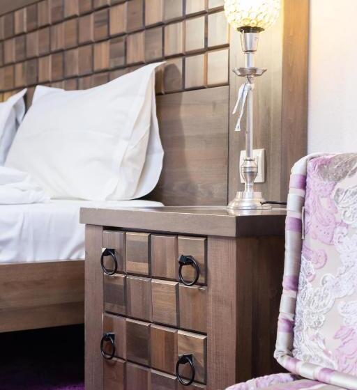 غرفة قياسية, Casa Art