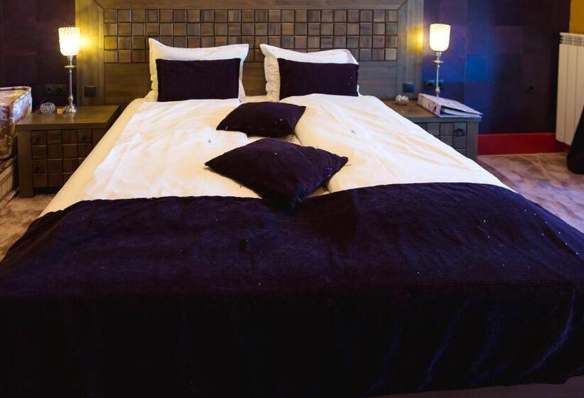 غرفة قياسية, Casa Art