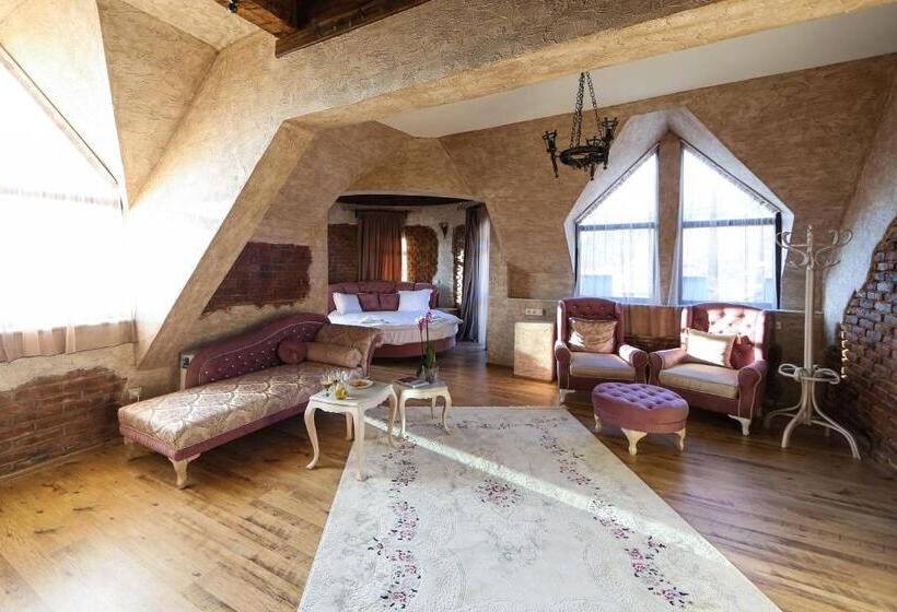 Люкс Вид на Бассейн, Royal Valentina Castle