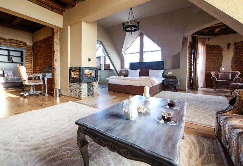 프레지덴셜 스위트, Royal Valentina Castle