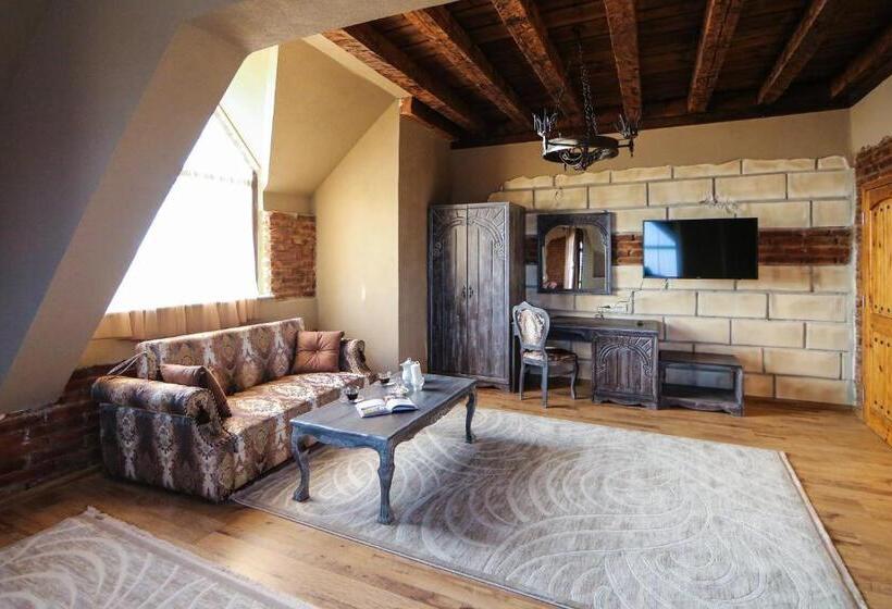 프레지덴셜 스위트, Royal Valentina Castle