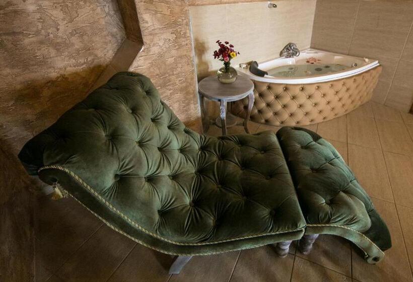 디럭스 룸, Royal Valentina Castle