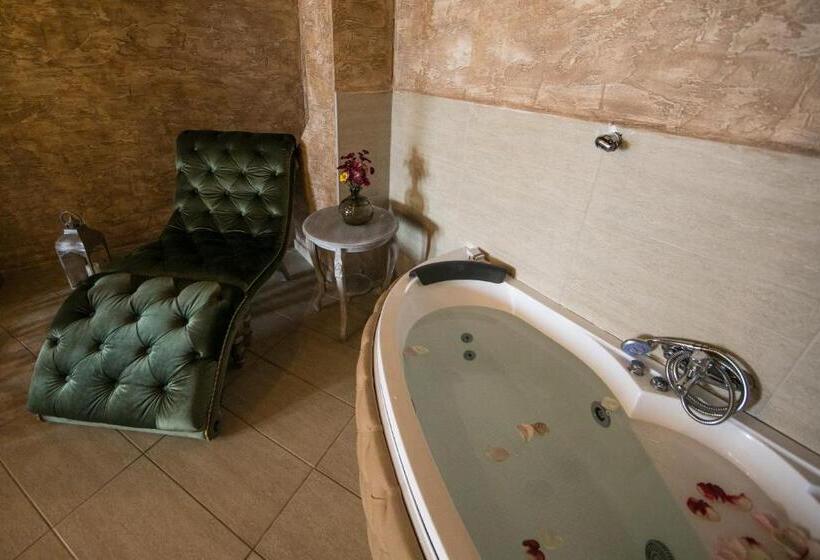 디럭스 룸, Royal Valentina Castle