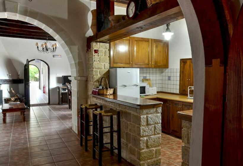Дом 2 Спальни, Anna Malai Traditional Cretan Villa