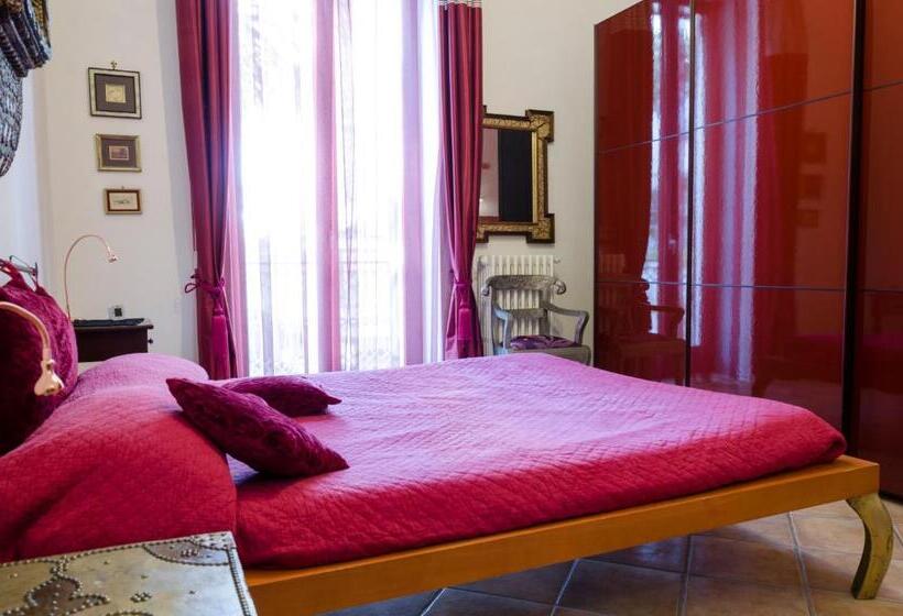 آپارتمان سلطنتی 1 خوابه, Maria Vittoria Charming Rooms And Apartments