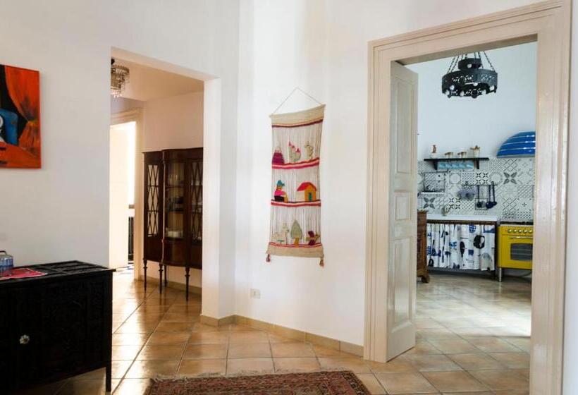 آپارتمان سلطنتی 1 خوابه, Maria Vittoria Charming Rooms And Apartments