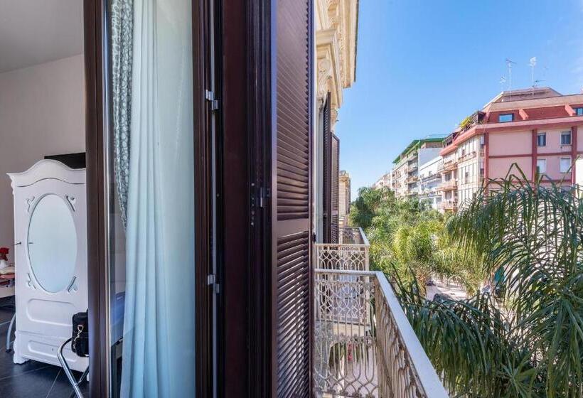 اتاق اکونومی, Maria Vittoria Charming Rooms And Apartments