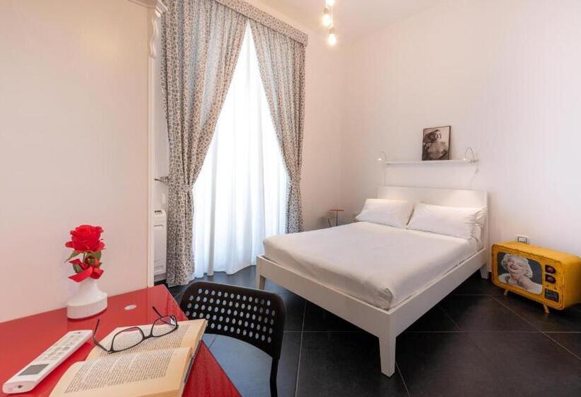 اتاق اکونومی, Maria Vittoria Charming Rooms And Apartments