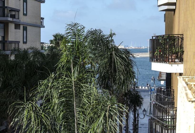 اتاق اکونومی, Maria Vittoria Charming Rooms And Apartments