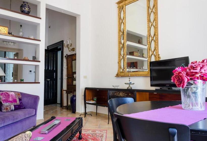 آپارتمان سلطنتی 1 خوابه, Maria Vittoria Charming Rooms And Apartments