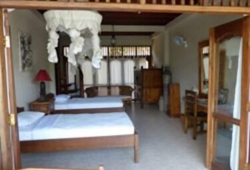 חדר משפחתי, Abian Ayu Villa