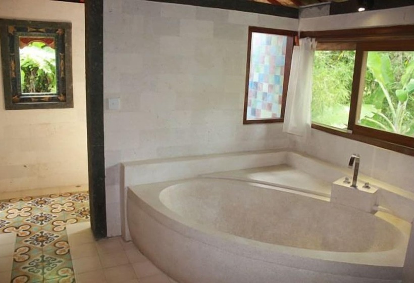 חדר משפתחתי סופריור, Abian Ayu Villa