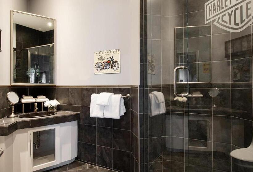 プレミアムスイート, Retro Suites