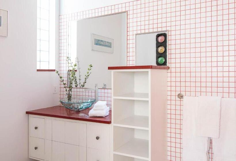 プレミアムスイート, Retro Suites