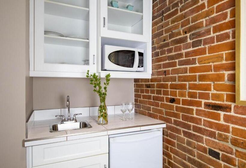 プレミアムスイート, Retro Suites