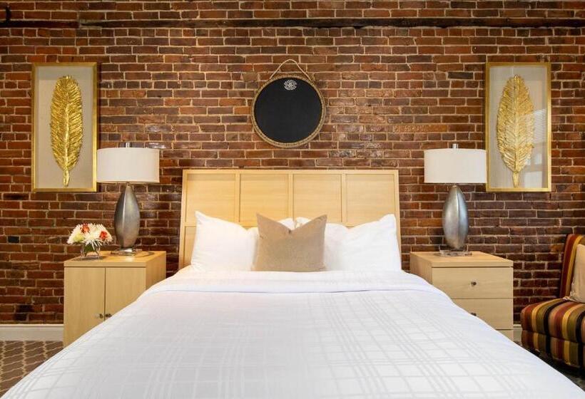 プレミアムスイート, Retro Suites