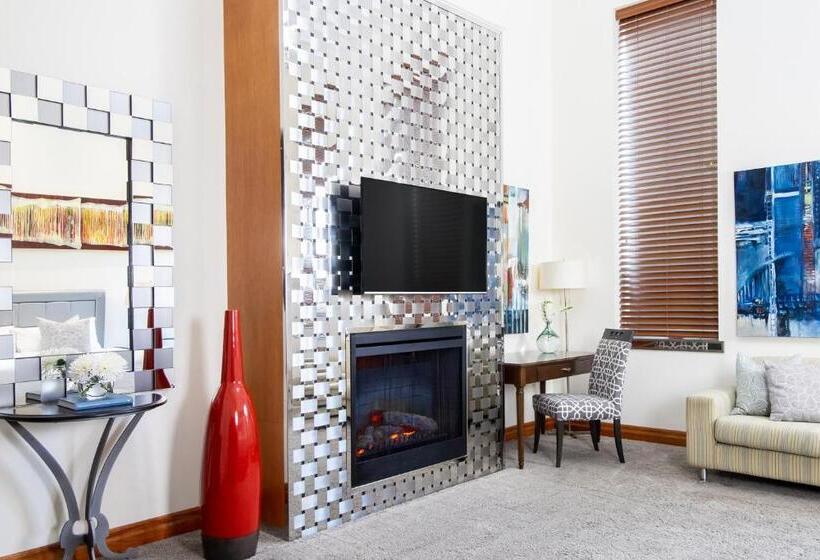 スーペリアースイート, Retro Suites