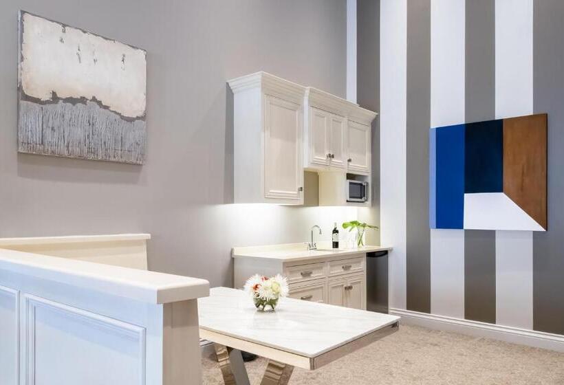 プレジデントスイートルーム, Retro Suites